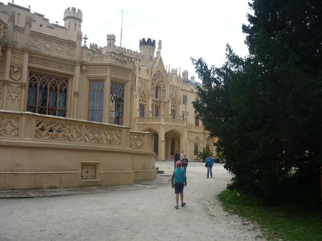 Ubytovani Nad Sklipkem Valtice Exterior photo